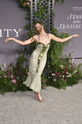 Larsen Thompson bei der Premiere des Kinofilms Sense and Sensibility Sinn und Sinnlichkeit im United Theater. Los Angeles, 07.10.2026