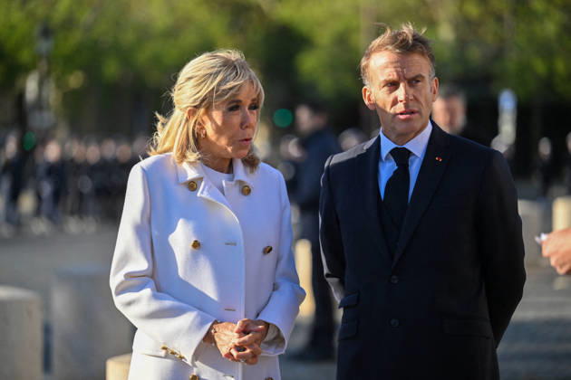 Brigitte Macron and President Emmanuel Macron at a ceremony at the Arc de Triomphe in Paris on October 8, 2026, in honor of the state visit to France by the President of Germany and his wife. Christian Liewig, Bestimage. President Emmanuel Macron and his wife Brigitte Macron welcome Frank-Walter Steinmeier, President of Germany, and his wife, Elke Büdenbender, for a ceremony at the Arc de Triomphe in Paris on October 8, 2026, Paris, France Copyright: xChristianxLiewigx xBestimagexChristianxLiewigx xBestimagex