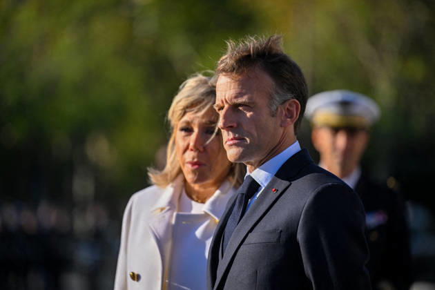 Brigitte Macron and President Emmanuel Macron at a ceremony at the Arc de Triomphe in Paris on October 8, 2026, in honor of the state visit to France by the President of Germany and his wife. Christian Liewig, Bestimage. President Emmanuel Macron and his wife Brigitte Macron welcome Frank-Walter Steinmeier, President of Germany, and his wife, Elke Büdenbender, for a ceremony at the Arc de Triomphe in Paris on October 8, 2026, Paris, France Copyright: xChristianxLiewigx xBestimagexChristianxLiewigx xBestimagex