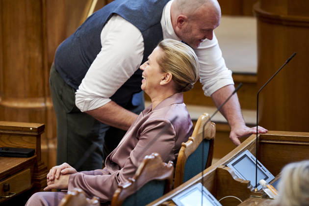 Opening debate in the Danish Parliament Lars Boje Mathiesen, Citizin s Party and Prime Minister Mette Frederiksen, The Social Democratic Party chatting during the opening debate of the Danish Parliament in the Parliament Hall at Christiansborg on Thursday, October 8, 2026. , Copenhagen Denmark Copyright: RitzauxScanpix ThomasxTraasdahlx spdk20261008-113227-L