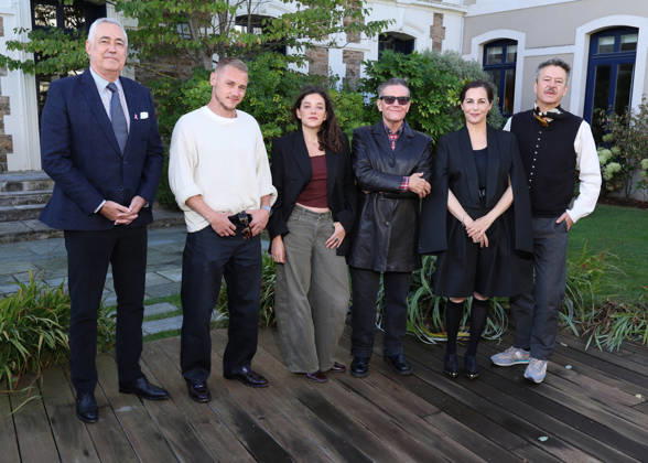 The hotel manager, Ben Hardy, Zoe Adjani, Stephen Wooley, Amira Casar, and Thibault de Montalembert Jury photocall at the 37th edition of the Dinard British Film Festival on October 8, 2026 Denis Guignebourg Bestimage Jury photocall at the 37th edition of the Dinard British Film Festival on October 8, 2026 Copyright: xDenisxGuignebourgx xBestimagexDenisxGuignebourgx xBestimagex