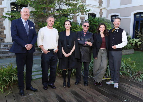 The hotel manager, Ben Hardy, Zoe Adjani, Stephen Wooley, Amira Casar, and Thibault de Montalembert Jury photocall at the 37th edition of the Dinard British Film Festival on October 8, 2026 Denis Guignebourg Bestimage Jury photocall at the 37th edition of the Dinard British Film Festival on October 8, 2026 Copyright: xDenisxGuignebourgx xBestimagexDenisxGuignebourgx xBestimagex