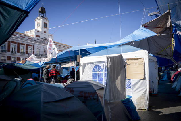 Protesters at Sol Square Stand by Their Demands for Housing Housing Protest at Puerta del Sol, October 8, 2026, in Madrid, Spain. The encampment at Sol has spilled over into the square, and the protesters are maintaining their demands against evictions and exorbitant rents. The Official State Gazette (BOE) published yesterday, October 7, the new version of the housing and rent decrees that the Council of Ministers approved the previous day OCTOBER 8, 2026 A Pé Madrid, Madrid, Spain Copyright: xA.xPÃ rezxMecax 7828158
