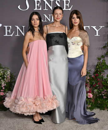 ˜Sense and Sensibility™ Los Angeles Premiere Esme Creed-Miles, Caitriona Balfe and Daisy Edgar-Jones arriving at the Sense and Sensibility Los Angeles premiere held at the United Theatre in Los Angeles, Ca. on October 7, 2026. Los Angeles United Theatre California USA Copyright: xStarbuck xAFF-USA.COMx