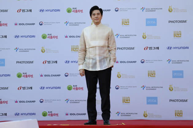 red carpet at Seoul Drama Awards in South Korea Filipino actor Paulo Avelino poses for photos on the red carpet during the 21st Seoul International Drama Awards in Seoul, South Korea, on October 08, 2026. Seoul South Korea  Copyright: xMatrixxImages JungxUi-Chelx