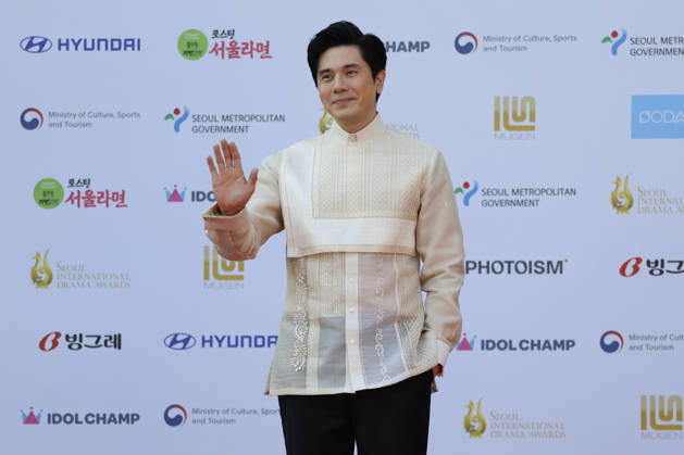 red carpet at Seoul Drama Awards in South Korea Filipino actor Paulo Avelino poses for photos on the red carpet during the 21st Seoul International Drama Awards in Seoul, South Korea, on October 08, 2026. Seoul South Korea  Copyright: xMatrixxImages JungxUi-Chelx