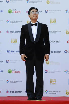 red carpet at Seoul Drama Awards in South Korea South Korean actor Ryu Seung-ryong poses for photos on the red carpet during the 21st Seoul International Drama Awards in Seoul, South Korea, on October 08, 2026. Seoul South Korea  Copyright: xMatrixxImages JungxUi-Chelx