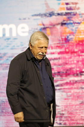Frankfurt Impressionen 08.10.2026 Die 78. Frankfurter Buchmesse bietet für vieles eine Bühne hier ARD BR Büchermagazin Wolf Biermann: Löscht das Feuer mit Benzin. Tagebücher. Über Verbot, Ausbürgerung und Mauerfall Moderation: Knut Cordsen Frankfurt (Main) Hessen Deutschland