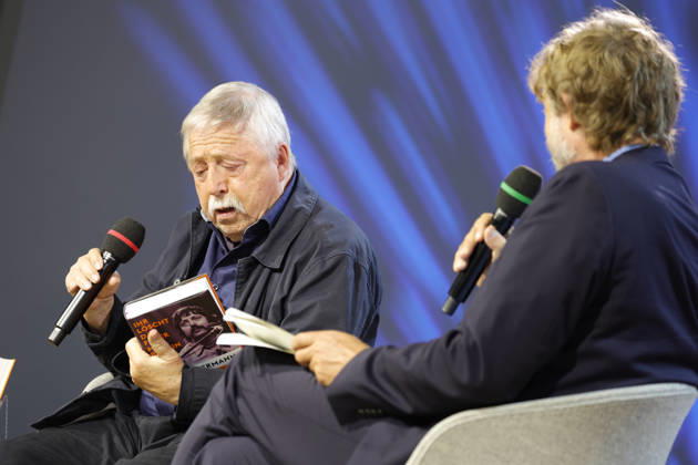 Frankfurt Impressionen 08.10.2026 Die 78. Frankfurter Buchmesse bietet für vieles eine Bühne hier ARD BR Büchermagazin Wolf Biermann: Löscht das Feuer mit Benzin. Tagebücher. Über Verbot, Ausbürgerung und Mauerfall Moderation: Knut Cordsen Frankfurt (Main) Hessen Deutschland