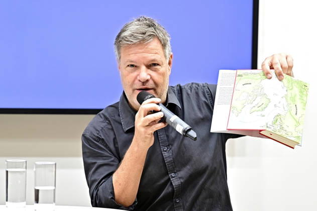 Frankfurter Buchmesse 2026. Schriftsteller Robert Habeck am 08.10.2026 auf der Frankfurter Buchmesse. 20261008MWI152884