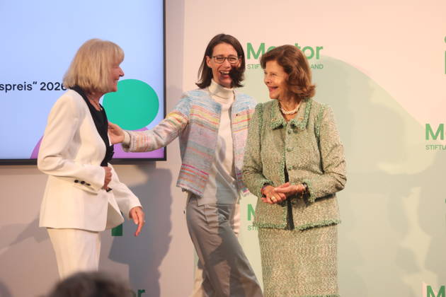 Königin Silvia von Schweden verleiht Preis auf der Insel Mainau Konstanz Mainau, 0810.2026 Ihre Majestät Königin Silvia von Schweden verleiht bei einem Festakt zum 10-jährigen Jubiläum der Mentor Stiftung Deutschland den Metorpreis Im Baden- Württemberg Germany Copyright: xMatthiasxGränzdörferx