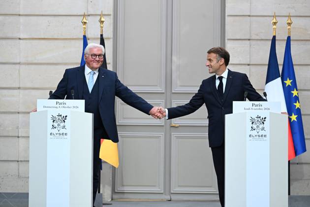 French And German Presidents Press Conference - Paris French President Emmanuel Macron and German President Frank Walter Steinmeier hold a joint press conference at the Elysee Palace in Paris, France on Undated. Photo by Eric Tschaen Pool ABACAPRESS.COM PARIS IDF France Copyright: xTschaenxEric Pool ABACAx