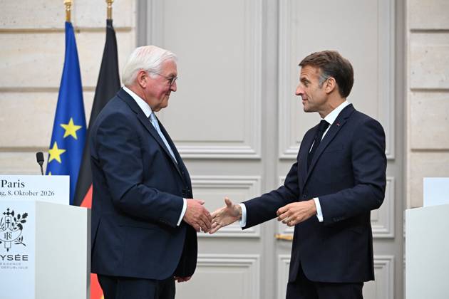 French And German Presidents Press Conference - Paris French President Emmanuel Macron and German President Frank Walter Steinmeier hold a joint press conference at the Elysee Palace in Paris, France on Undated. Photo by Eric Tschaen Pool ABACAPRESS.COM PARIS IDF France Copyright: xTschaenxEric Pool ABACAx