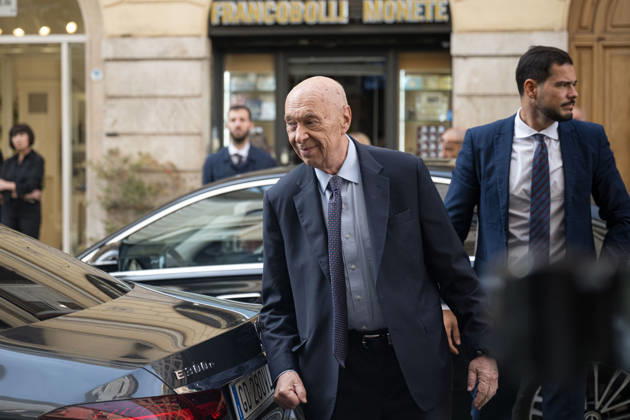 IPA89429571 - Journalist Paolo Mieli arriving at the Teatro Sistina for the celebrations marking the 150th anniversary of the *Corriere della Sera* in Rome, Italy, on October 8, 2026. Flavio Brancaleone Fotogramma Copyright: xFLAVIO_BRANCALONEx xx IPA89429571