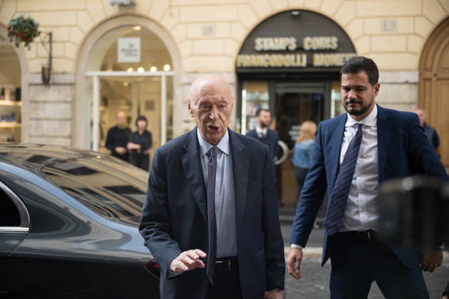 IPA89429576 - Journalist Paolo Mieli arriving at the Teatro Sistina for the celebrations marking the 150th anniversary of the *Corriere della Sera* in Rome, Italy, on October 8, 2026. Flavio Brancaleone Fotogramma Copyright: xFLAVIO_BRANCALONEx xx IPA89429576