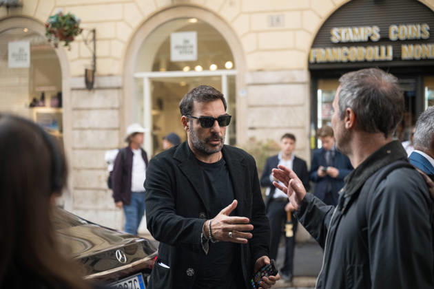 IPA89429583 - Actor Edoardo Leo arriving at the Teatro Sistina for the celebrations marking the 150th anniversary of the Corriere della Sera, in Rome, Italy, on October 8, 2026. Flavio Brancaleone Fotogramma Copyright: xFLAVIO_BRANCALONEx xx IPA89429583