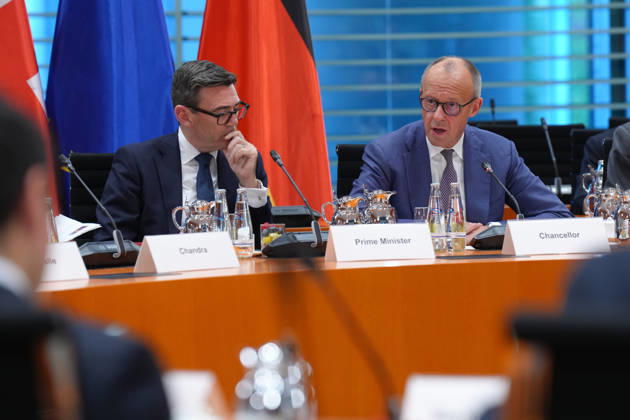 Reginonales Wirtschaftsforum mit Bundeskanzler Merz und britischen Premierminister Andrew Burnham Bundeskanzler Friedrich Merz und Andrew Burnham der Premierminister des Vereinigten Königreichs Großbritannien und Nordirland beim Auftakt des gemeinsamen regionalen Wirtschaftsforum im Bundeskanzleramt, 08.10.2026 Berlin Berlin Deutschland