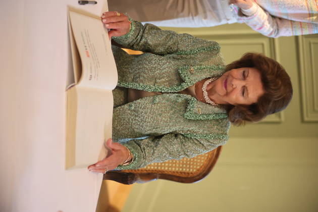 Königin Silvia von Schweden beucht Insel Mainau Konstanz Mainau, 08.10.2026 Ihre Majestät Königin Silvia von Schweden besucht die Insel Mainau be Konstanz. und schreibt sich uter anderen In das Goldene Buch der Stadt ein. Baden- Württemberg Germany Copyright: xMatthiasxGränzdörferx