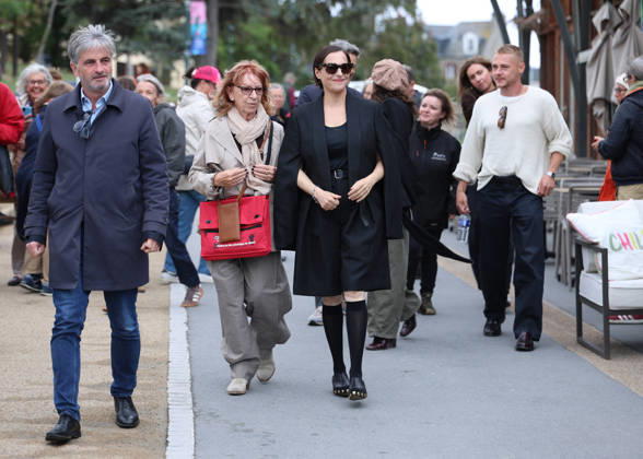 Amira Casar at the unveiling of her beach cabana during the 37th Dinard British and Irish Film Festival, France, on October 8, 2026. Denis Guignebourg, Bestimage. 37th Dinard British Irish Film Festival on October 8, 2026, in Dinard, France. Dinard, France Copyright: xDenisxGuignebourgx xBestimagexDenisxGuignebourgx xBestimagex