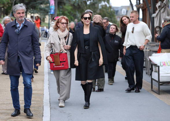 Amira Casar at the unveiling of her beach cabana during the 37th Dinard British and Irish Film Festival, France, on October 8, 2026. Denis Guignebourg, Bestimage. 37th Dinard British Irish Film Festival on October 8, 2026, in Dinard, France. Dinard, France Copyright: xDenisxGuignebourgx xBestimagexDenisxGuignebourgx xBestimagex