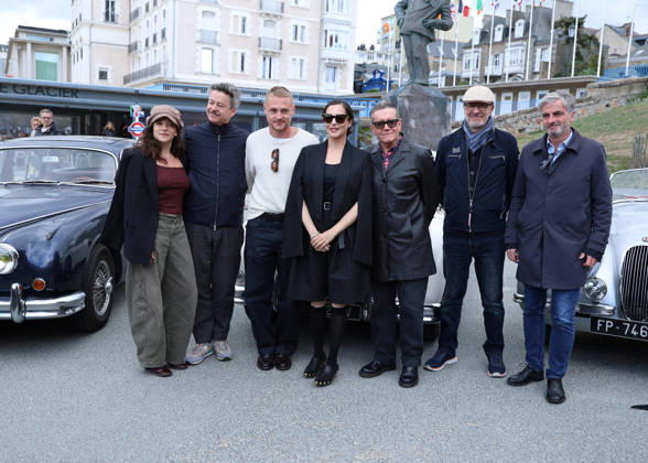 Ben Hardy, Zoe Adjani, Stephen Wooley, Amira Casar, and Thibault de Montalembert at the unveiling of Amira Casar’s beach hut on Dinard Beach during the 37th Dinard British and Irish Film Festival, France, on October 8, 2026. Denis Guignebourg, Bestimage. 37th Dinard British Irish Film Festival on October 8, 2026, in Dinard, France. Dinard, France Copyright: xDenisxGuignebourgx xBestimagexDenisxGuignebourgx xBestimagex
