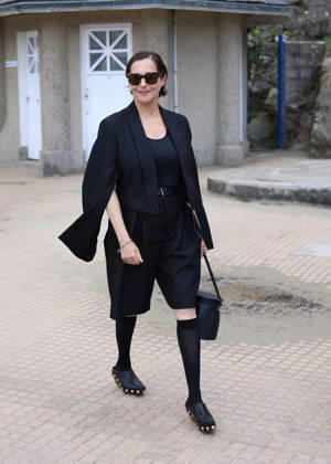 Amira Casar at the unveiling of her beach cabana during the 37th Dinard British and Irish Film Festival, France, on October 8, 2026. Denis Guignebourg, Bestimage. 37th Dinard British Irish Film Festival on October 8, 2026, in Dinard, France. Dinard, France Copyright: xDenisxGuignebourgx xBestimagexDenisxGuignebourgx xBestimagex