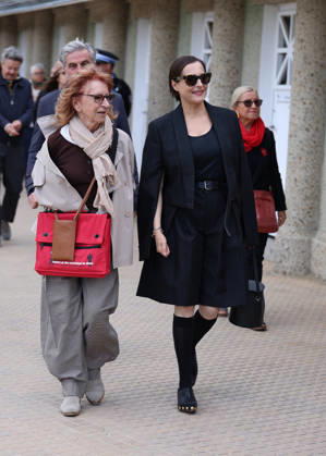 Amira Casar at the unveiling of her beach cabana during the 37th Dinard British and Irish Film Festival, France, on October 8, 2026. Denis Guignebourg, Bestimage. 37th Dinard British Irish Film Festival on October 8, 2026, in Dinard, France. Dinard, France Copyright: xDenisxGuignebourgx xBestimagexDenisxGuignebourgx xBestimagex