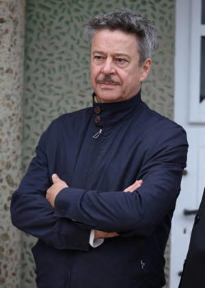Thibault de Montalembert at the unveiling of Amira Casar’s beach hut on Dinard Beach during the 37th Dinard British and Irish Film Festival, France, on October 8, 2026. Denis Guignebourg, Bestimage. 37th Dinard British Irish Film Festival on October 8, 2026, in Dinard, France. Dinard, France Copyright: xDenisxGuignebourgx xBestimagexDenisxGuignebourgx xBestimagex