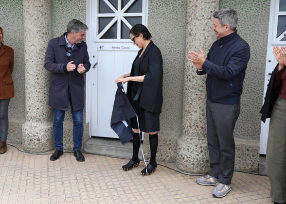 Amira Casar at the unveiling of her beach cabana during the 37th Dinard British and Irish Film Festival, France, on October 8, 2026. Denis Guignebourg, Bestimage. 37th Dinard British Irish Film Festival on October 8, 2026, in Dinard, France. Dinard, France Copyright: xDenisxGuignebourgx xBestimagexDenisxGuignebourgx xBestimagex