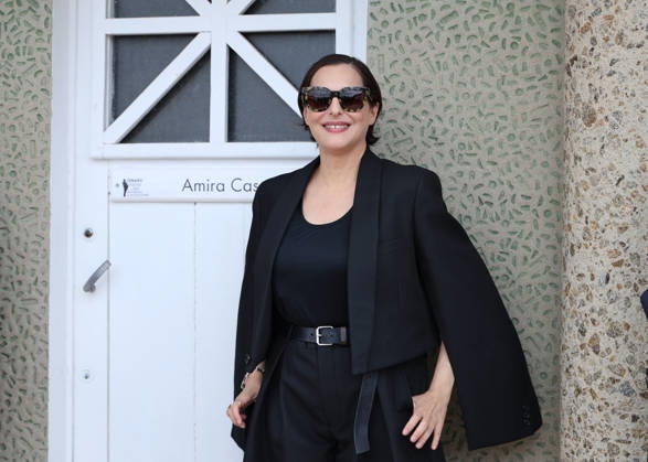Amira Casar at the unveiling of her beach cabana during the 37th Dinard British and Irish Film Festival, France, on October 8, 2026. Denis Guignebourg, Bestimage. 37th Dinard British Irish Film Festival on October 8, 2026, in Dinard, France. Dinard, France Copyright: xDenisxGuignebourgx xBestimagexDenisxGuignebourgx xBestimagex