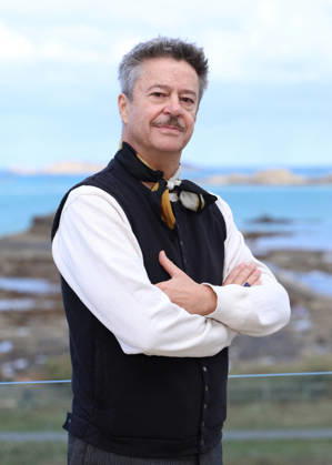 Thibault de Montalembert poses at the Emeria Hotel during the 37th Dinard British and Irish Film Festival, France, on October 8, 2026. Denis Guignebourg, Bestimage. 37th Dinard British Irish Film Festival on October 8, 2026, in Dinard, France. Dinard, France Copyright: xDenisxGuignebourgx xBestimagexDenisxGuignebourgx xBestimagex