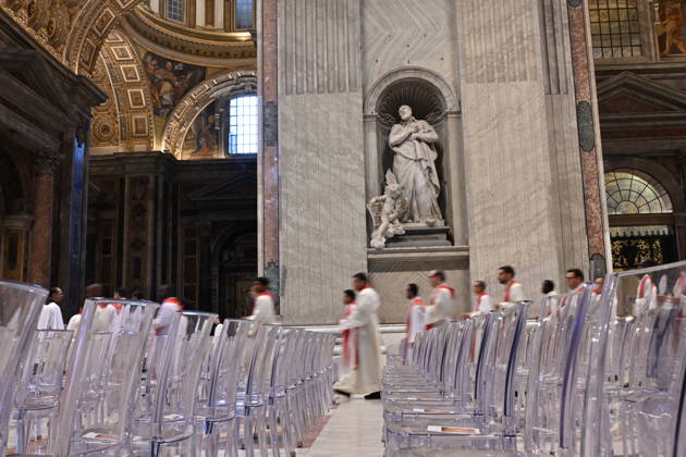 IPA89434036 - Italy, Rome, Vatican, October 8, 2026: Pope Leo XIV celebrates Holy Mass for the academic year at the Pontifical Universities in St. Peter s Basilica in the Vatican. Photograph by ALESSIA GIULIANI Catholic Press Photo  Copyright: xx xAlessiaxGiuliani Catholipressphox IPA89434036