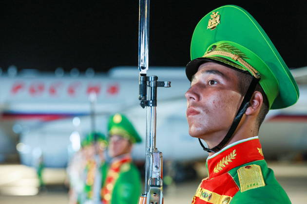 TURKMENISTAN, BALKAN PROVINCE - OCTOBER 8, 2026: A guard of honour attends a ceremony to welcome Vladimir Putin, President of Russia, ahead of a meeting of the CIS (Commonwealth of Independent States) Council of Heads of State in Turkmenbasy Turkmenistan - ZUMAt113 20261008_zaa_t113_505 Copyright: xVladimirxSmirnovx