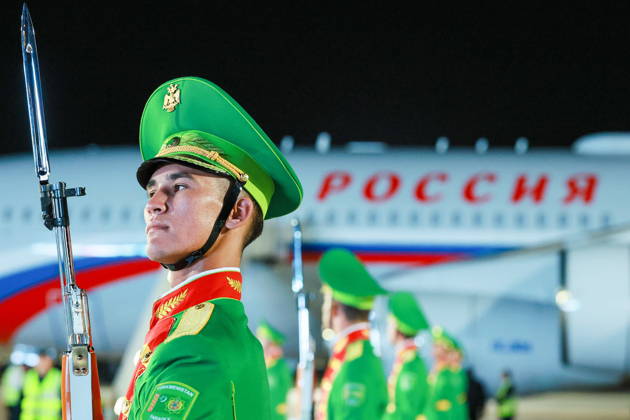 TURKMENISTAN, BALKAN PROVINCE - OCTOBER 8, 2026: A guard of honour attends a ceremony to welcome Vladimir Putin, President of Russia, ahead of a meeting of the CIS (Commonwealth of Independent States) Council of Heads of State in Turkmenbasy Turkmenistan - ZUMAt113 20261008_zaa_t113_506 Copyright: xVladimirxSmirnovx