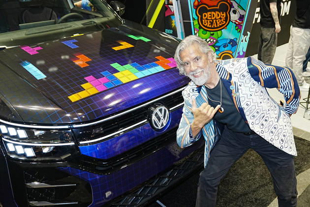 October 8, 2026, New York, New York, USA: Video game designer and Tetris co-founder HENK ROGERS at 2026 New York Comic Con at the Javits Center on October 8, 2026 in New York. HENK ROGERS is on had to welcome the next evolution of Tetris as it moves into the dashboard of a 2027 Volkswagen Atlas. Volkswagen is bringing Tetris to its vehicles through AirConsole, an in car gaming platform that turns the vehicle s infotainment screen into a gaming display, with smartphones serving as the controllers. The games are designed to be played while the vehicle is parked, creating a new kind of entertainment experience inside the car. New York USA - ZUMAb148 20261008_zap_b148_002 Copyright: xBryanxSmithx