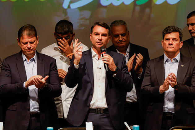 BRASiLIA, DF - 08.10.2026: FLaVIO MEETS WITH POLITICIANS FROM THE PL - Presidential candidate Flavio Bolsonaro meets with PL deputies and governors elected this Thursday (October 8th) at the Brasil 21 building. x3026713x JoaoxPedroxCarvalho