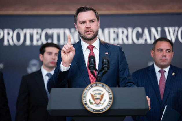JD Vance During Immigration Program Announcement - Washington Vice President JD Vance gives remarks during an announcement in the South Court Auditorium of the Eisenhower Executive Office Building at the White House in Washington, DC, US, on Thursday, Oct. 8, 2026. The Trump administration said Thursday that it would suspend an immigration program for multiple tech firms, including Microsoft Corp., alleging widespread abuse of a worker visa system. Photo by Aaron Schwartz Pool ABACAPRESS.COM Washington District of Columbia  Copyright: xPool ABACAx
