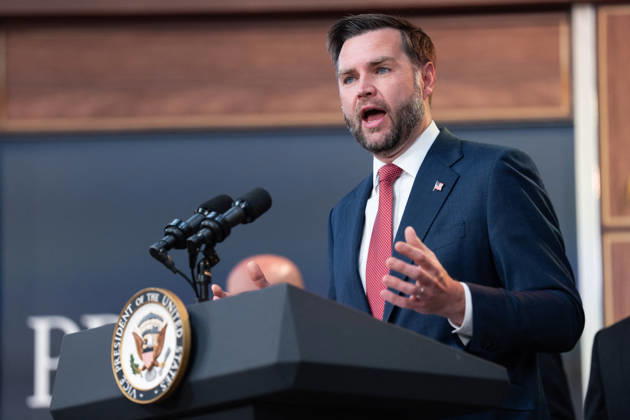 JD Vance During Immigration Program Announcement - Washington Vice President JD Vance gives remarks during an announcement in the South Court Auditorium of the Eisenhower Executive Office Building at the White House in Washington, DC, US, on Thursday, Oct. 8, 2026. The Trump administration said Thursday that it would suspend an immigration program for multiple tech firms, including Microsoft Corp., alleging widespread abuse of a worker visa system. Photo by Aaron Schwartz Pool ABACAPRESS.COM Washington District of Columbia  Copyright: xPool ABACAx