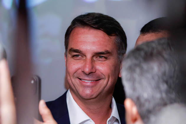 BRASiLIA, DF - 08.10.2026: FLaVIO MEETS WITH POLITICIANS FROM THE PL - Presidential candidate Flavio Bolsonaro meets with PL deputies and governors elected this Thursday (October 8th) at the Brasil 21 building. x3026722x JoaoxPedroxCarvalho