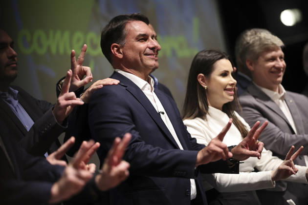 Brazilian presidential candidate Flavio Bolsonaro of the Liberal Party BRASILIA, BRAZIL - OCTOBER 08 : Brazilian presidential candidate Flavio Bolsonaro of the Liberal Party (PL) poses for a photo during a meeting with elected governors ahead of the presidential runoff election, in Brasilia, Brazil on October 08, 2026. Mateus Bonomi Anadolu Brasilia Brazil. Editorial use only. Please get in touch for any other usage. Copyright: x2026xAnadoluxMateusxBonomix
