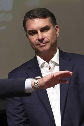 Brazilian presidential candidate Flavio Bolsonaro of the Liberal Party BRASILIA, BRAZIL - OCTOBER 08 : Brazilian presidential candidate Flavio Bolsonaro of the Liberal Party (PL) attends a meeting with elected governors ahead of the presidential runoff election, in Brasilia, Brazil on October 08, 2026. Mateus Bonomi Anadolu Brasilia Brazil. Editorial use only. Please get in touch for any other usage. Copyright: x2026xAnadoluxMateusxBonomix