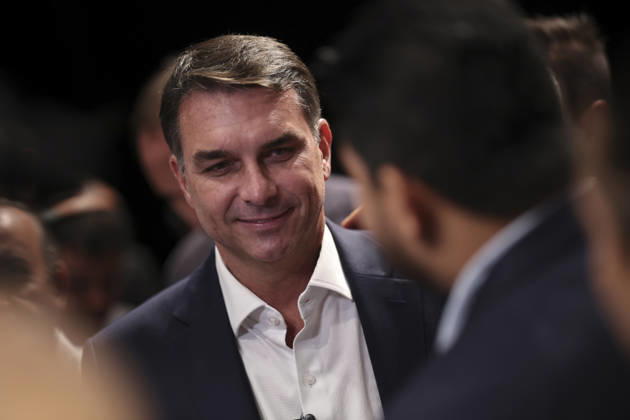 Brazilian presidential candidate Flavio Bolsonaro of the Liberal Party BRASILIA, BRAZIL - OCTOBER 08 : Brazilian presidential candidate Flavio Bolsonaro of the Liberal Party (PL) attends a meeting with elected governors ahead of the presidential runoff election, in Brasilia, Brazil on October 08, 2026. Mateus Bonomi Anadolu Brasilia Brazil. Editorial use only. Please get in touch for any other usage. Copyright: x2026xAnadoluxMateusxBonomix
