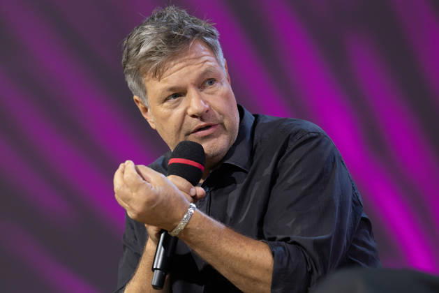 Buchmesse Frankfurt 2026 Robert Habeck stellt auf der Literaturbühne von ARD, ZDF und 3sat sein neues Buch Arctic Meltdown vor., Frankfurt am Main Hessen Deutschland Messegelände