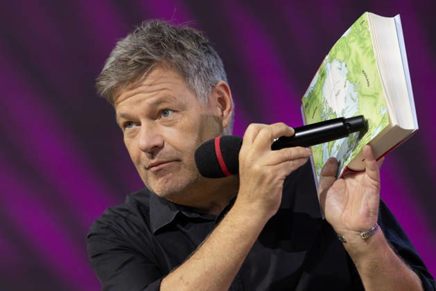 Buchmesse Frankfurt 2026 Robert Habeck stellt auf der Literaturbühne von ARD, ZDF und 3sat sein neues Buch Arctic Meltdown vor., Frankfurt am Main Hessen Deutschland Messegelände