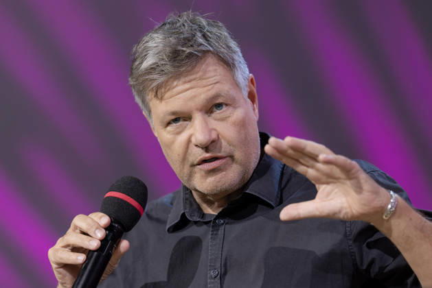 Buchmesse Frankfurt 2026 Robert Habeck stellt auf der Literaturbühne von ARD, ZDF und 3sat sein neues Buch Arctic Meltdown vor., Frankfurt am Main Hessen Deutschland Messegelände