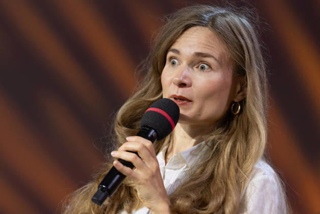 Buchmesse Frankfurt 2026 Valeria Gordeev erhält den aspekte Literaturpreis 2026 für ihr Buch Die Zikade entschlüft ihrer goldglänzenden Hülle ., Frankfurt am Main Hessen Deutschland Messegelände