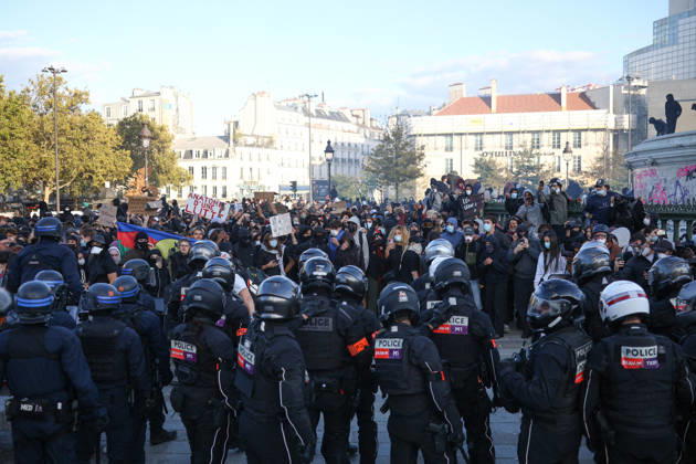 Clashes With Police During Students Protest - Paris Clash between high-school students and policemen during high-school students demonstration at Place de la Bastille, in Paris, France on October 8, 2026, as part of a nationwide protest movement over learning conditions. Since late September, pupils have barred the entrances to hundreds of schools, complaining of teacher absences, overloaded timetables, dilapidated classrooms and buildings ill-adapted to rising temperatures, among other grievances. Photo by Raphael Lafargue ABACAPRESS.COM Paris France  Copyright: xLafarguexRaphael ABACAx