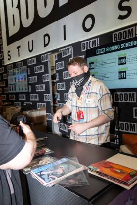 New York, NY- September 25: Flops at New York City Comic Con Opening on October 8,2026 . Credit: Camara Porter USA  - ZUMAa123 20261008_zaa_a123_025 Copyright: xAdMediax