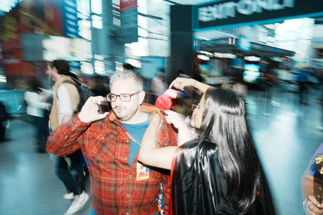 October 8, 2026, New York, New York, USA: Visitors work on the their costumes at the 2026 New York Comic Con at the Javits Center on October 8, 2026 in New York. New York USA - ZUMAb148 20261008_zap_b148_050 Copyright: xBryanxSmithx