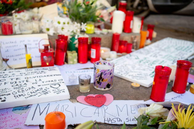 October 8, 2026, Madrid, Spain: Candles and handwritten messages are seen outside the home of Maricarmen. The tribute follows the death in hospital of the 87 year old woman, whose eviction sparked protests over Spains housing crisis. Madrid, Spain, October 8, 2026 Madrid Spain  - ZUMAc317 20261008_zip_c317_002 Copyright: xAdelinaxCobosx